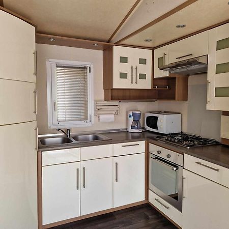 Camping Le Clos De Balleroy Экстерьер фото