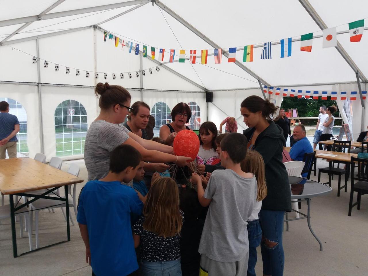 Camping Le Clos De Balleroy Экстерьер фото